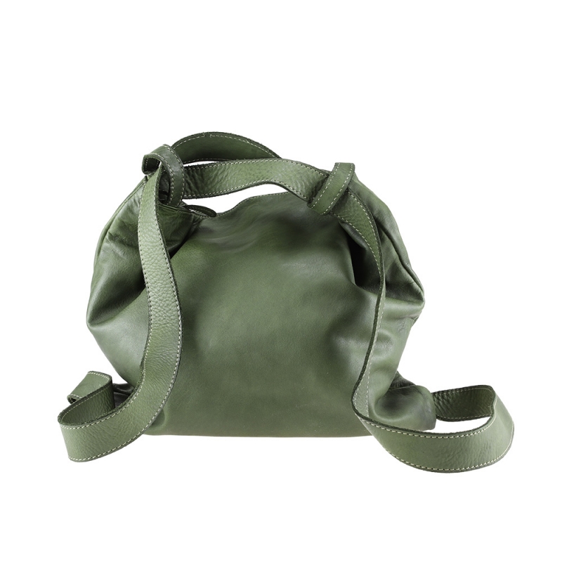 Leather shoulder bag convertible into backpack