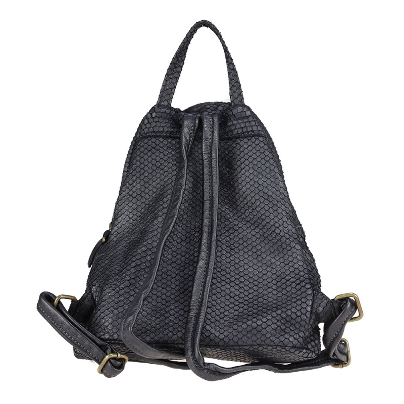 Vintage backpack in scale-effect leather