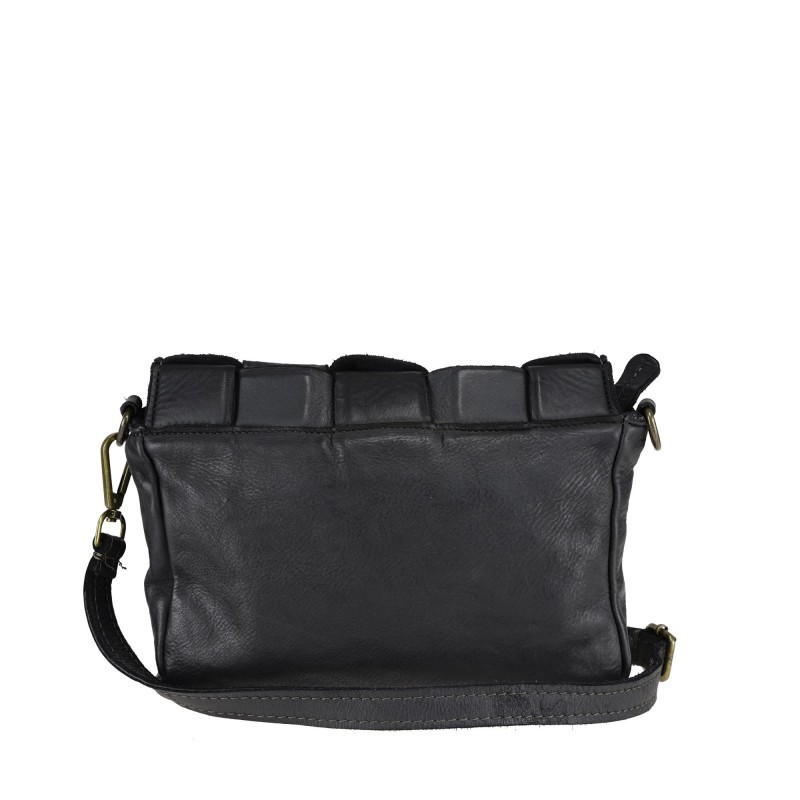 Shoulder bag in leather with adjustable shoulder strap