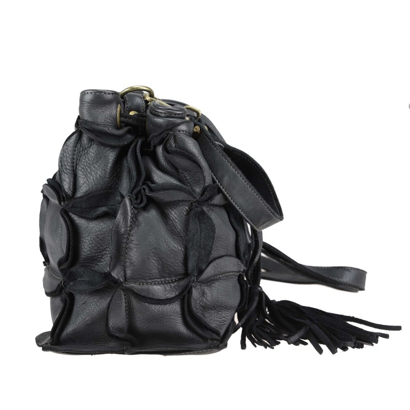 Bucket bag in smooth leather with shoulder strap