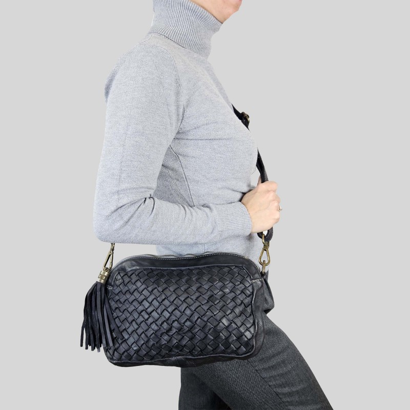 Crossbody bag in vintage effect woven leather