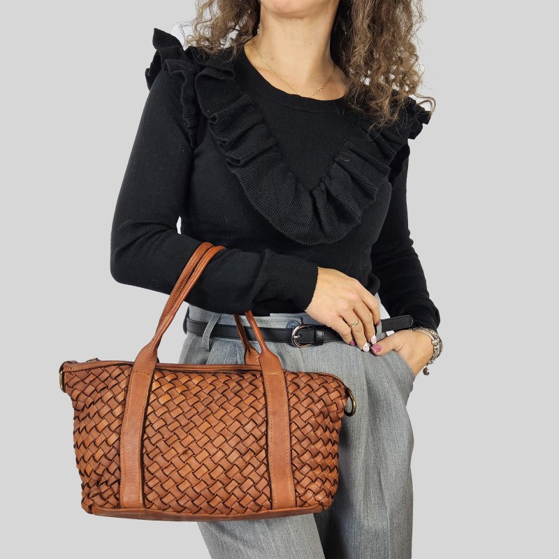 Small woven leather shopping bag