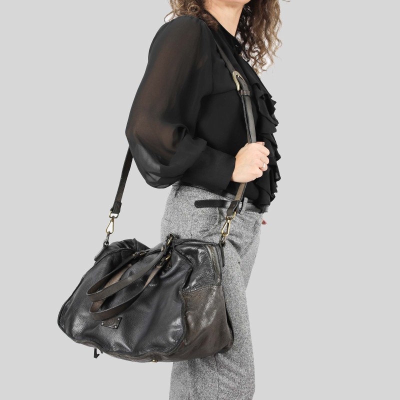 Leather bag with adjustable and removable shoulder strap
