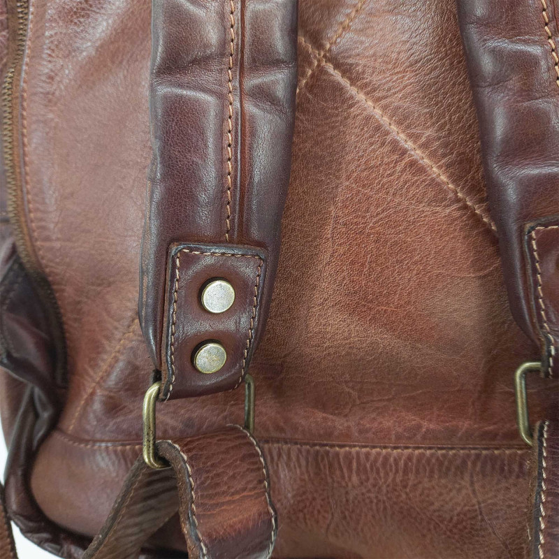 Großer Unisex-Rucksack aus handpoliertem Leder